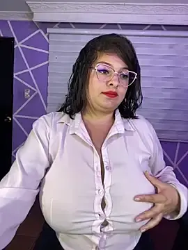Stripchat Watch Live Sex Cams of MiiaaJoness