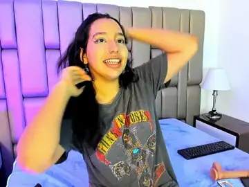 Stripchat Adult Webcam of ParanoidTemptaion_