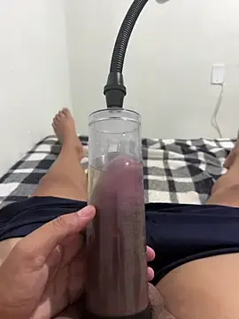 Stripchat Adult Webcams of boysquirt