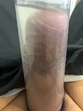 Stripchat Live Sex Cam of boysquirt