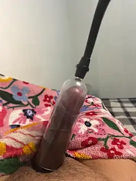 Stripchat Live Sex Cam of mydicksquirt