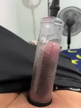 Stripchat Live Sex Cam of mydicksquirt