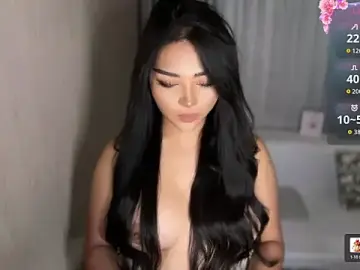 Stripchat Nude Webcam of shantalromance_