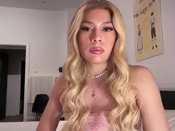 Stripchat Live Sex Cam of saray_doll