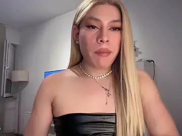 Stripchat Best live sex cam show of saray_doll