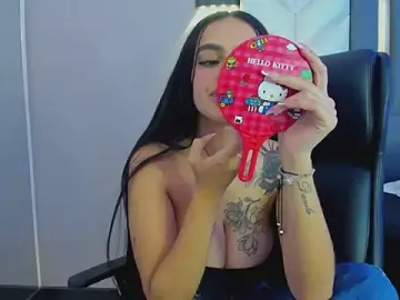 Stripchat Free Porn Cam of ChloeHarper_