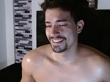 Stripchat Adult Webcam of Ian_Daviz