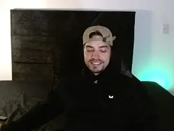 Stripchat Sex Cam of Ian_Daviz
