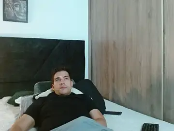 Stripchat Nude Webcam of Ian_Daviz