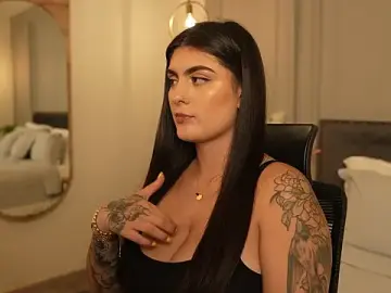 Stripchat Live Sex Cam of IrisBaker