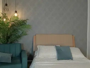 Stripchat Nude Webcam of Lucia_Brown_