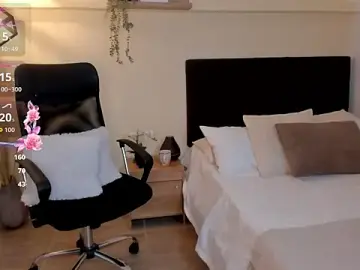 Stripchat Live Porn of Lucia_Brown_