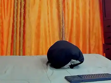 Stripchat Live Sex Cam of ChoreyTaiylor