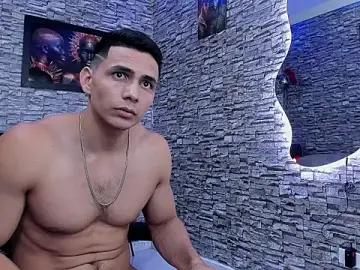 Stripchat Nude Webcam of ChoreyTaiylor