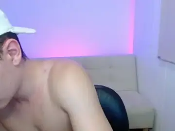 Stripchat Live Sex Cam of adrian_morelly