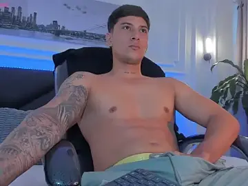 Stripchat Adult Webcam of Damian23__