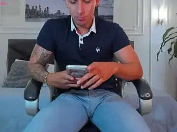 Stripchat Live Porn of Damian23__