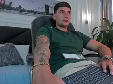 Stripchat Adult Webcams of Damian23__