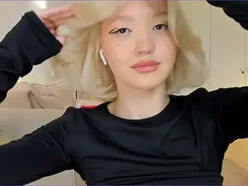 Stripchat Free Porn Cam of milli_sun_