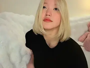 Stripchat Live Sex Cam of milli_sun_