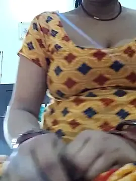 Stripchat Live Sex Cam of Darling8008