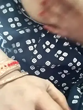 Stripchat Live Sex Cam of Darling8008