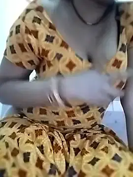 Stripchat Live Sex Cam of Darling8008