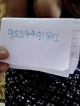 Stripchat Live Sex Cam of Darling8008