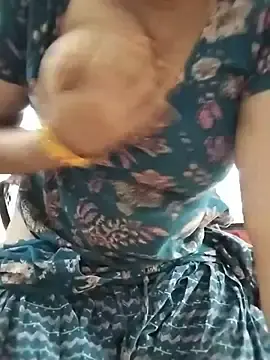 Stripchat Live Sex Cam of Darling8008