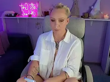 Stripchat Live Sex of JaninaSecrets_