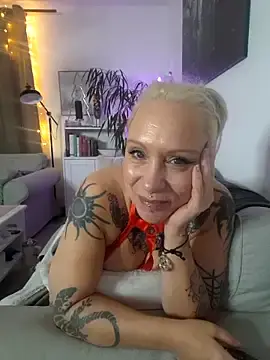 Stripchat Live Sex of JaninaSecrets_
