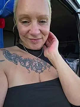 Stripchat Live Sex of JaninaSecrets_