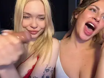 Stripchat Sex Cam of dollfromvenus