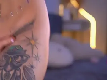 Stripchat Live Sex Cam of LittleMix_