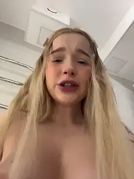 Stripchat Live Sex of Baby_Tiny