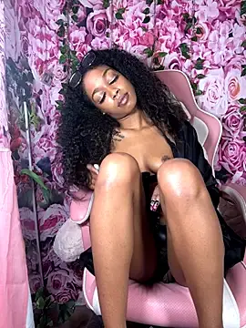 Stripchat Best live sex cam show of mismialove