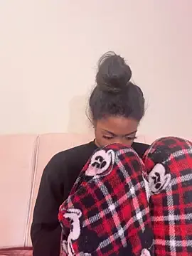 Stripchat Free Porn Cam of mismialove