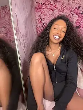 Stripchat Best live sex cam show of mismialove