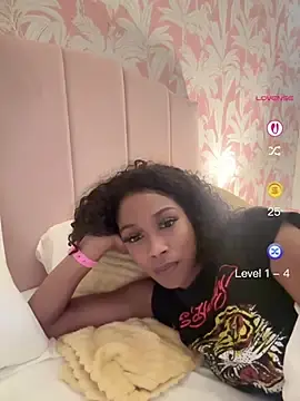 Stripchat Free Porn Cam of mismialove