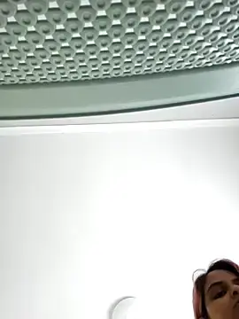 Stripchat Free Porn Cam of DirtySnowball69