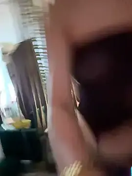 Stripchat Live Sex Cam of LittleFox___