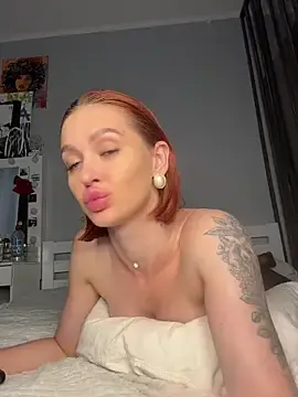 Stripchat Live Porn of LittleFox___
