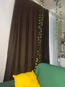Stripchat Live Sex Cam of LittleFox___