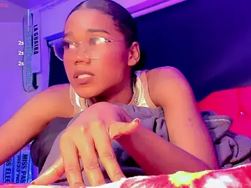 Stripchat Live Sex Cam of naomy__xx