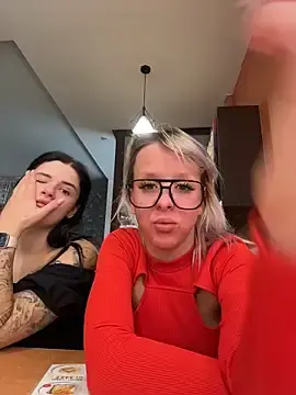Stripchat Live Sex Cam of LikaCat