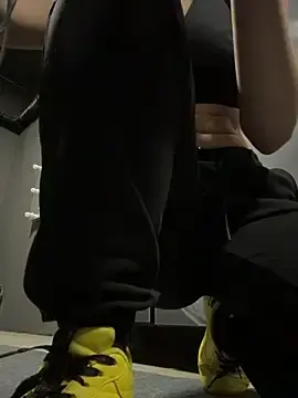 Stripchat Live Sex Cam of LikaCat