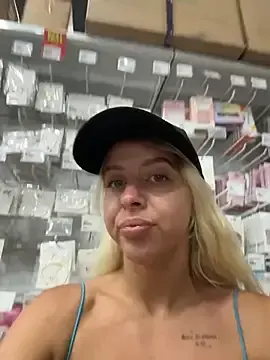 Stripchat Sex Cam of LikaCat