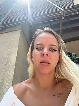 Stripchat Adult Webcam of LikaCat