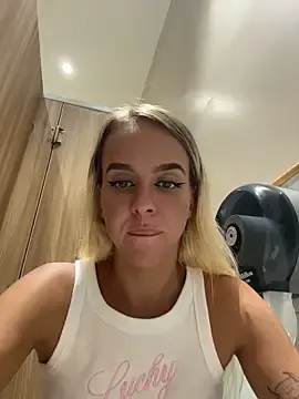 Stripchat Best Webcam of LikaCat