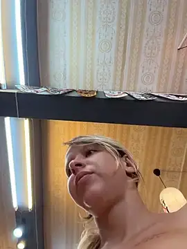 Stripchat Watch Live Sex Cams of LikaCat